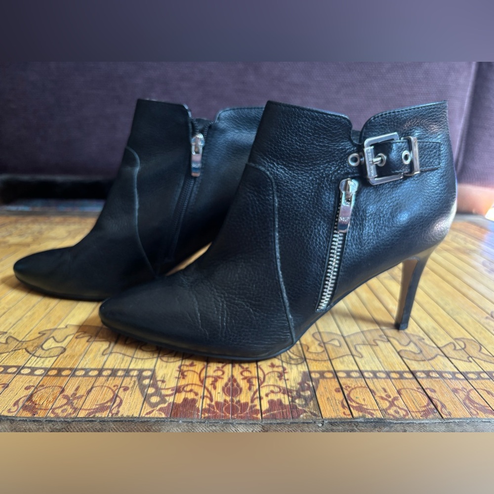 Pointy toe leather booties - Picture 13 of 13